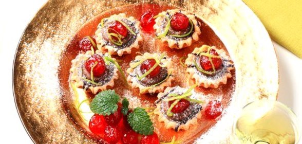 Сырные тарталетки с орехами пекан