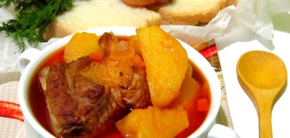 Тушеная картошка с ребрышками