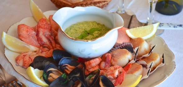 Индейка, тушеная с грибами