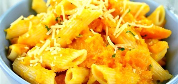 Макароны с тыквой и луком