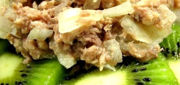 Бутерброды со шпротами и киви