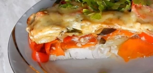 Куриная грудка, запечённая с овощами в духовке