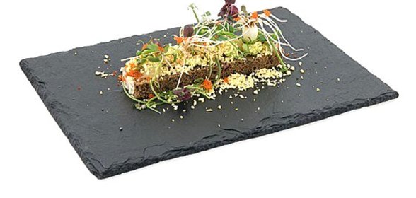 Террин из слабосоленой норвежской сельди с бородинским хлебом