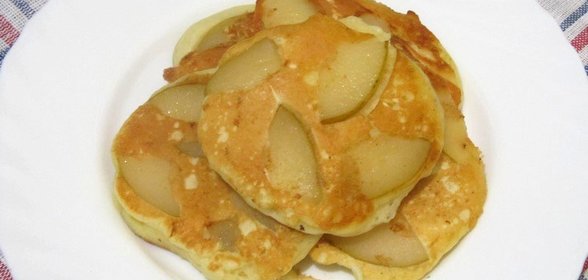 Оладьи с консервированной грушей