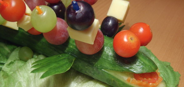 Rucola салат с филе лосося и апельсиновым маринадом