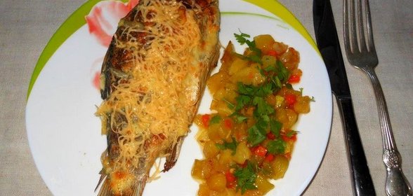 Карась запечённый под сыром