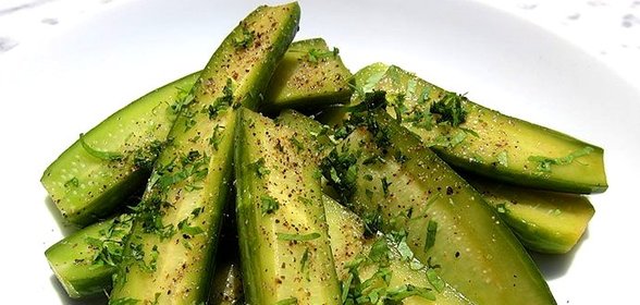 Быстрые малосольные огурцы в рассоле