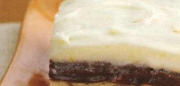 Сливочно-шоколадный пирог с орехами