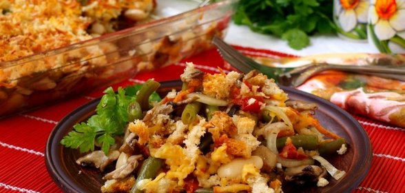 Запечённое рагу из фасоли с шампиньонами
