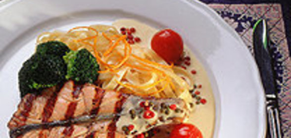 Норвежская семга на гриле с пастой таглиатели