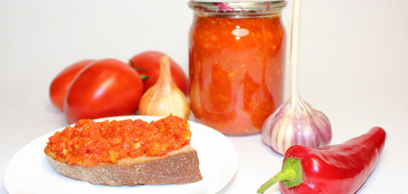 Аджика. Самый простой и вкусный рецепт (без уксуса)