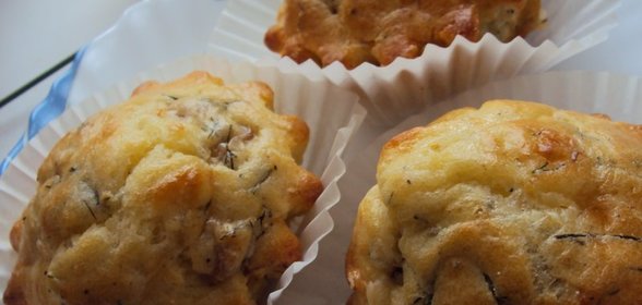 Кексы с копченой рыбой и фетой (Cake au poisson fumé et à la feta)