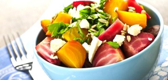 Закуска из свеклы с карамелизованным луком и фетой