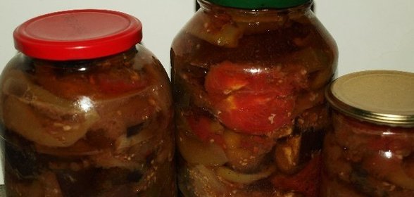 Баклажаны с перцем и помидорами из духовки