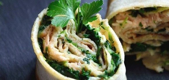 Спринг-роллы с лососем и шпинатом