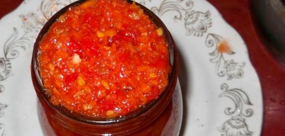 Аджика с морковью и перцем