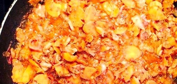 Говядина с аджикой и помидорами