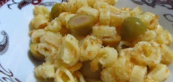 Гусь, фаршированный яблоками