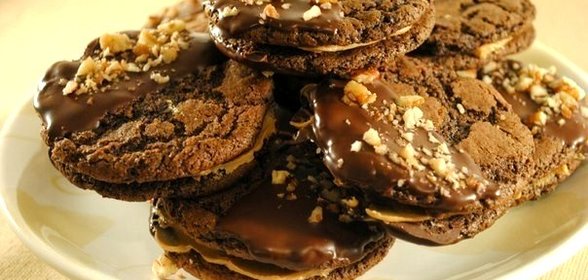 Шоколадное печенье-сэндвичи с арахисовым маслом