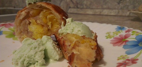 Штрудель с бананом и мандаринами