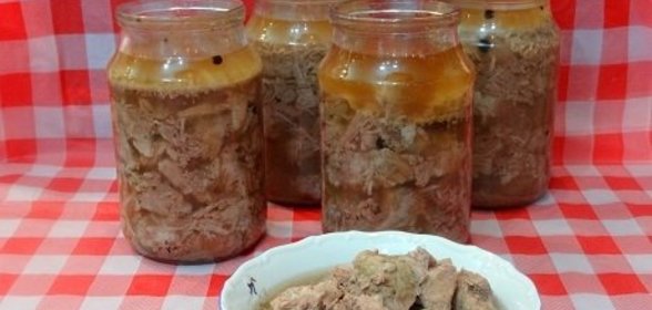 Тушенка из свинины в мультиварке