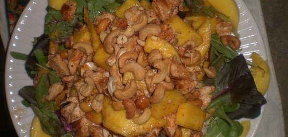 салат из малосольных огурцов
