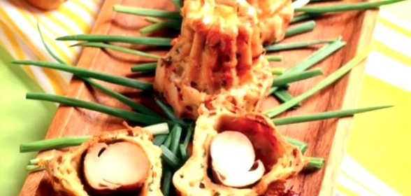 Эклеры из заварного теста с белыми грибами