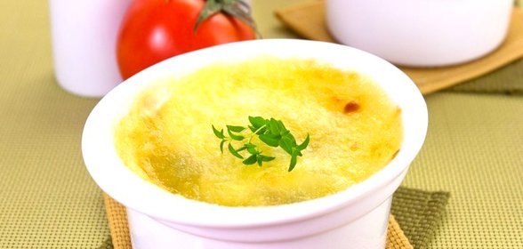 Яичница с помидорами и моцареллой