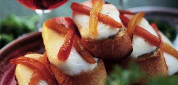 Кростини с оливадой