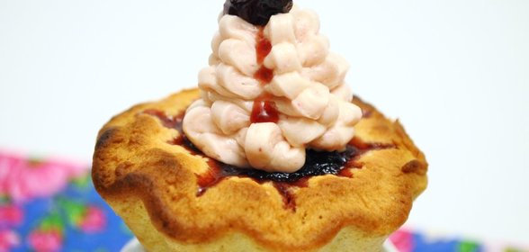 Корзиночки песочные со смородиновым вареньем