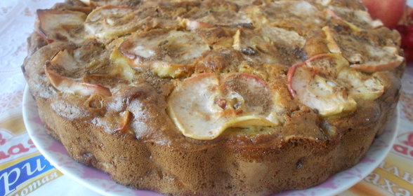 Шарлотка с яблоками