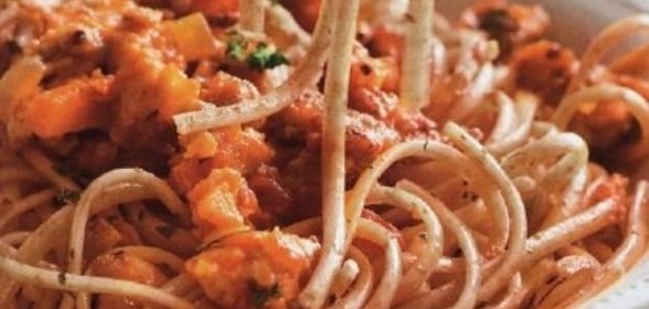 Салат из кальмаров с квашеной капустой