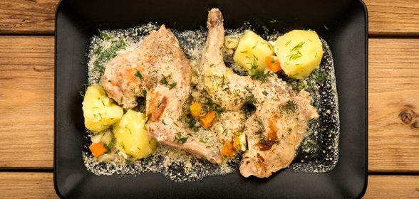 Кролик в сметане с овощами