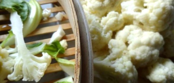 Паровая цветная капуста с сухариками