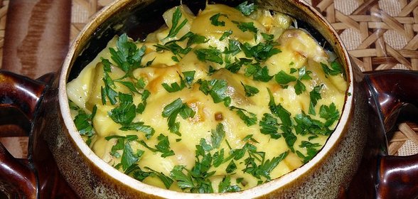 Филе курицы в горшочках