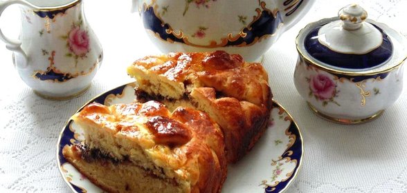 Сдобный пирог с джемом