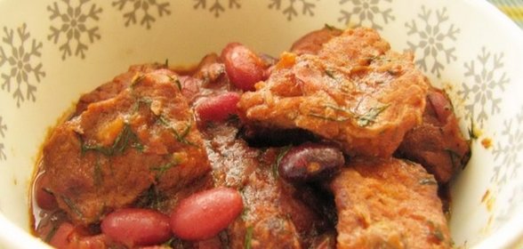 Мясо с фасолью консервированной