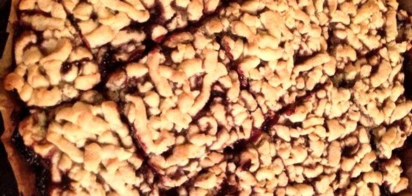 Тертый пирог с вареньем