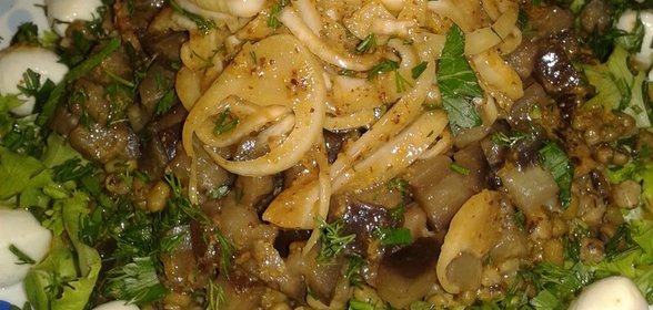 Закуска из баклажана и маша с маринованным фенхелем и моцареллой