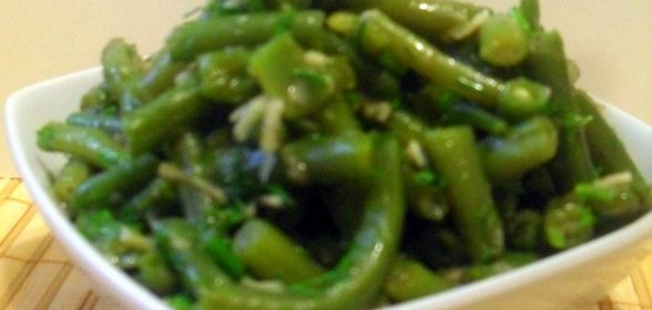 Острая закуска из стручковой фасоли