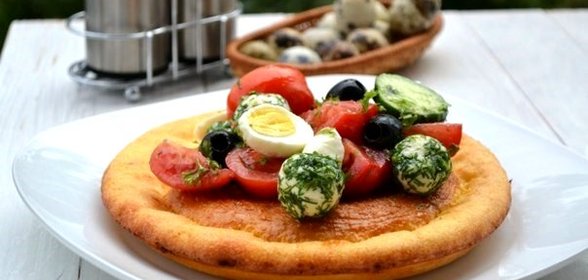 Йоркширский пудинг с сыром и овощами