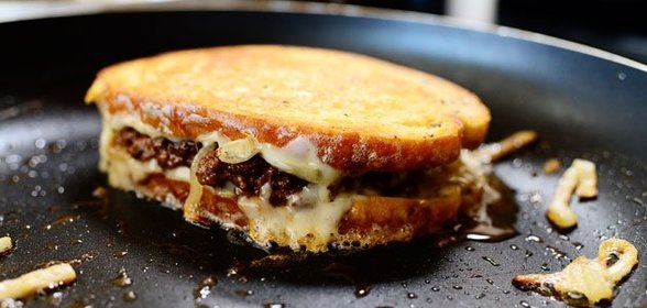 Горячий бутерброд с фаршем