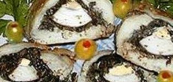 куриный рулет с грибной начинкой