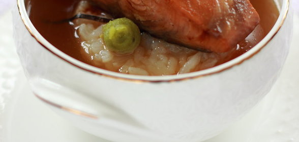 Отя-дзуке. Рис с зеленым чаем и лососем