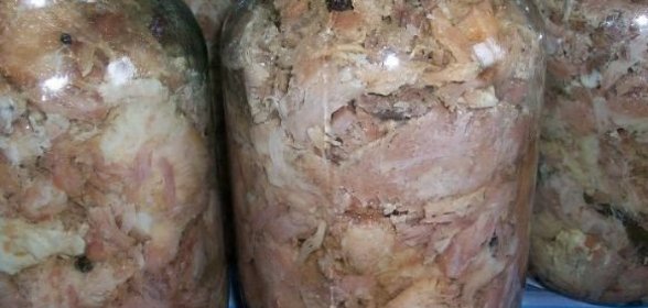 Бутерброды с печенью трески и томатной пастой