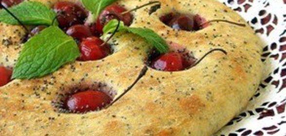 Лепешки с черешней