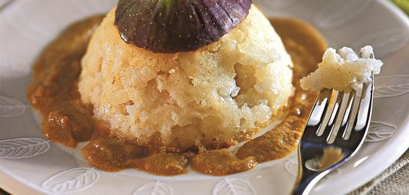 Индонезийский рисовый десерт с кокосовым кремом