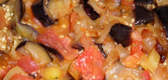 тушеные баклажаны с помидорами