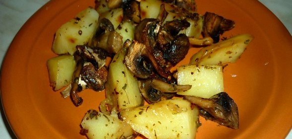 Молодой картофель запеченный с шампиньонами