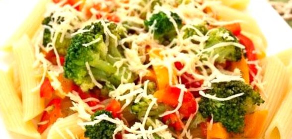 Пенне с брокколи и болгарским перцем